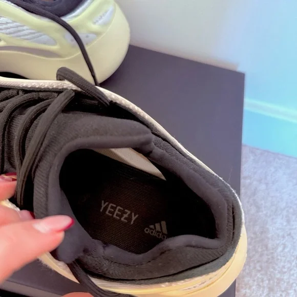 adidas gazelle silver green womens Adidas Yeezy 700 V3 